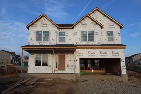 401 Crossing Ln, Centerville, OH 45459