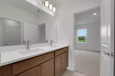 Bath - 7831 Glen Lily Pl, Parrish, FL 34219 photo 2 of 5