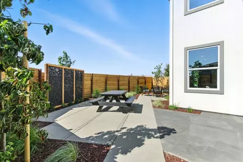 Exterior - 2441 Cinnabar Dr, Fairfield, CA 94533 photo 5 of 24