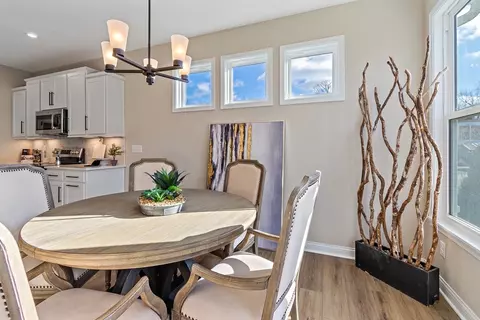 Dining - 3801 Circollo Dr, Covington, KY 41017 photo 2 of 3