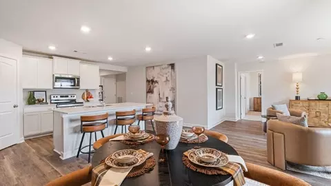 Dining - 10 Seaboard Dr, Montgomery, AL 36117 photo 2 of 3