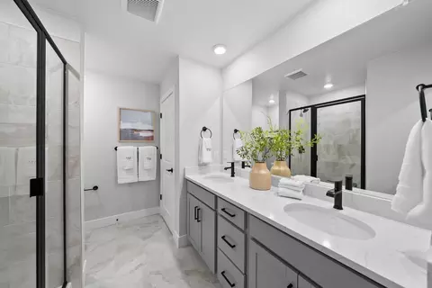 Bath - 17362 W 91st Ln, Arvada, CO 80007 photo 1 of 3