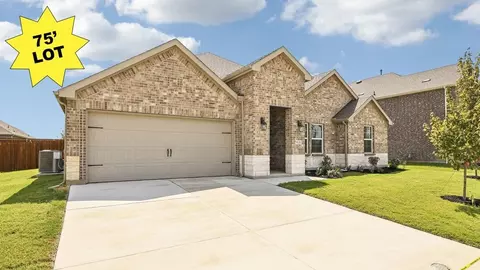 9520 Bently Blvd, Aubrey, TX 76227