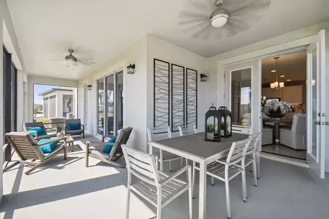 Exterior - 619 Hillshire Pl, Spring Hill, FL 34609 photo 2 of 10