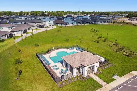 Exterior - 619 Hillshire Pl, Spring Hill, FL 34609 photo 5 of 10