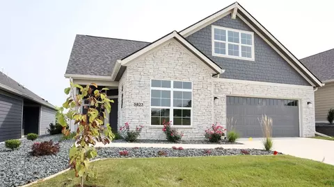 5823 NW 90th St, Johnston, IA 50131