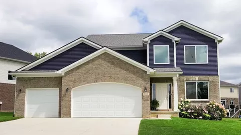 10405 Valley Creek Dr, Goodrich, MI 48438