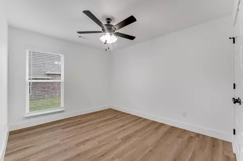 Bedroom - 805 Klenc Rd, Springdale, AR 72762 photo 3 of 11