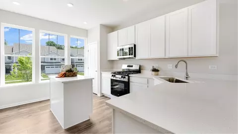Kitchen - 15028 S Mccarthy Cir, Plainfield, IL 60544 photo 2 of 5