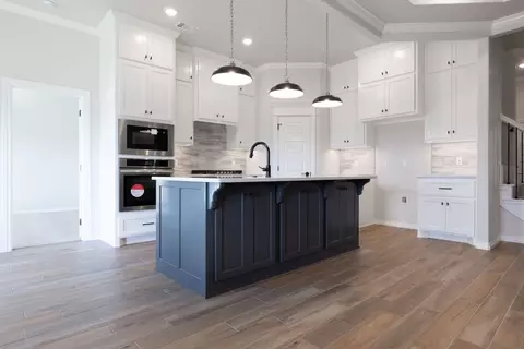 Kitchen - 701 Still Mdws, Guthrie, OK 73044 photo 8 of 13