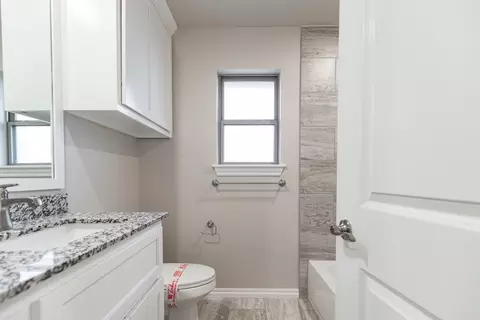 Bath - 2920 E Northampton St, Broken Arrow, OK 74014 photo 8 of 8