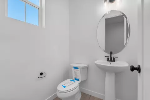 Bath - 6417 N Vernon Dr, Eagle Mountain, UT 84005 photo 2 of 5