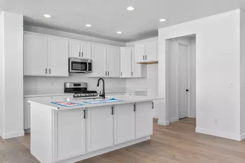 Kitchen - 6417 N Vernon Dr, Eagle Mountain, UT 84005 photo 1 of 5