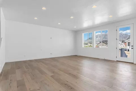 Living - 6417 N Vernon Dr, Eagle Mountain, UT 84005 photo 2 of 6