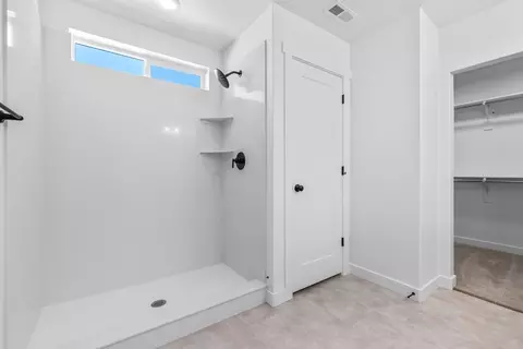 Bath - 6417 N Vernon Dr, Eagle Mountain, UT 84005 photo 3 of 5