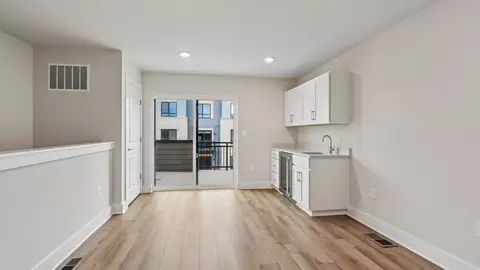 Living - 2519 Light St, Baltimore, MD 21230 photo 4 of 8