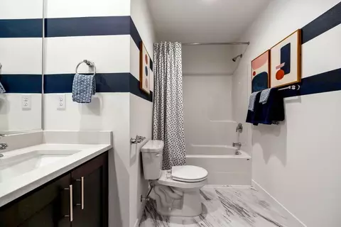 Bath - 1510 Poppy Ridge Dr, Eagle Point, OR 97524 photo 1 of 7