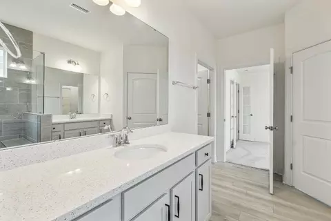 Entry Way - 237 Redland Rd, Advance, NC 27006 photo 3 of 5