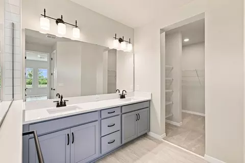 Bath - 5027 Orinoco Ln, Saint Cloud, FL 34771 photo 3 of 4