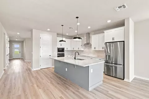 Kitchen - 5027 Orinoco Ln, Saint Cloud, FL 34771 photo 3 of 3