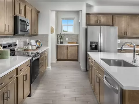 Kitchen - 533 Headwater Way, Oakley, CA 94561 photo 3 of 4