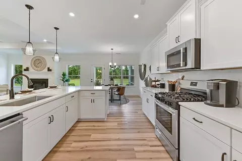 Kitchen - Bibb Garrett Rd, Tanner, AL 35671 photo 2 of 13