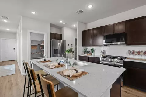Kitchen - 5503 Franklin Hls, Von Ormy, TX 78073 photo 2 of 10