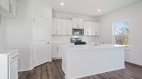Kitchen - 20803 W 188th Ter, Spring Hill, KS 66083 photo 1 of 6