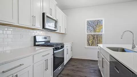 Kitchen - 20803 W 188th Ter, Spring Hill, KS 66083 photo 2 of 6