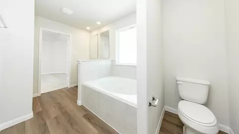 Bath - 2316 Pipefish Dr, Conroe, TX 77384 photo 2 of 5