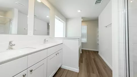 Entry Way - 2316 Pipefish Dr, Conroe, TX 77384 photo 3 of 5