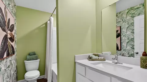 Bath - 247 Jury Box Cir, Yulee, FL 32097 photo 3 of 5