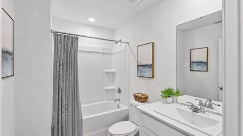 Bath - 5466 Horizons Edge, Milton, FL 32583 photo 2 of 3