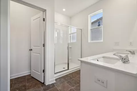 Bath - 2955 31st St NE, Hickory, NC 28601 photo 1 of 2