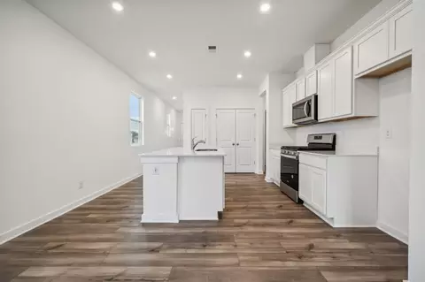 Entry Way - 2955 31st St NE, Hickory, NC 28601 photo 3 of 3