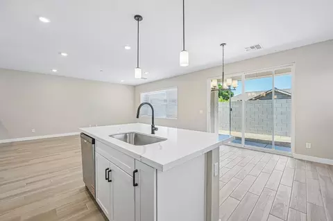 Kitchen - 2050 N Frst, Mesa, AZ 85203 photo 3 of 9