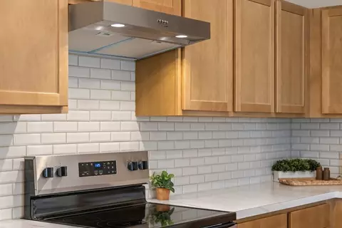 Kitchen - 14764 Robin Ridge Trl, Hudson, FL 34669 photo 2 of 2
