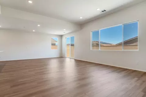 13897 Mesa View Dr, Victorville, CA 92392