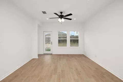 Living - 5421 St Leo Dr, Laredo, TX 78046 photo 3 of 5