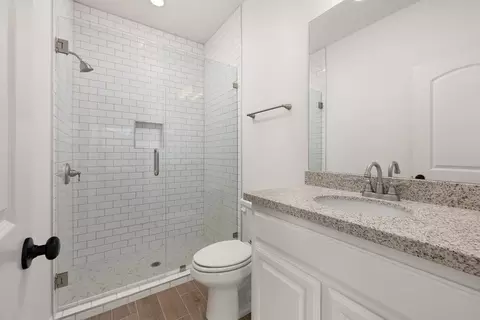 Bath - 5421 St Leo Dr, Laredo, TX 78046 photo 1 of 4