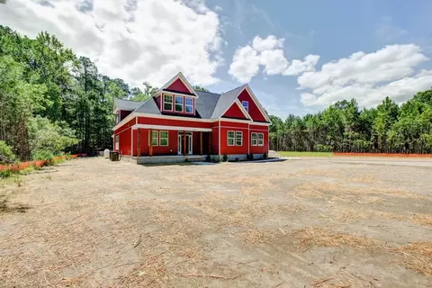 Exterior - 234 Hall Rd, Hampton, VA 23664 photo 3 of 11