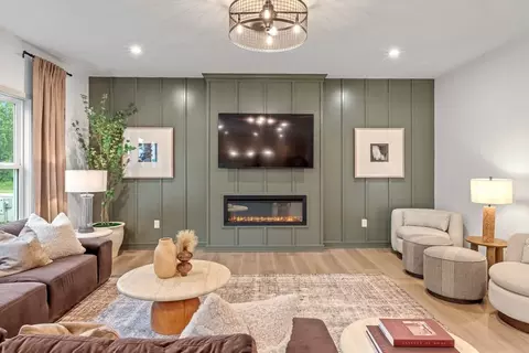 Living - Kacey Court, Heath, OH 43056 photo 2 of 9
