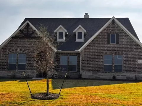 157 Big Sky Rd, Decatur, TX 76234