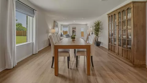 Dining - 403 Mission Ct, Bonham, TX 75418 photo 2 of 3