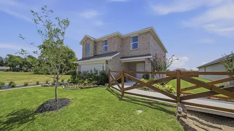 Exterior - 403 Mission Ct, Bonham, TX 75418 photo 5 of 5