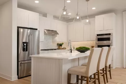 Kitchen - 5606 Freestone Cir, Apollo Beach, FL 33572 photo 1 of 2