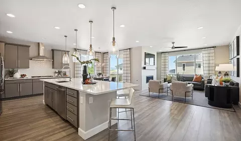Kitchen - 1458 Earhart Ln, Eagle Mountain, UT 84005 photo 6 of 13