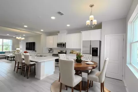 Dining - 1373 Hyde St, Saint Cloud, FL 34771 photo 2 of 2