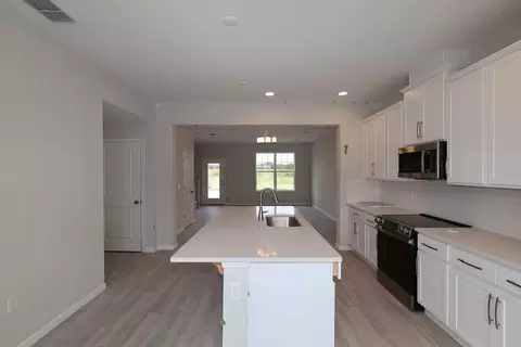 Kitchen - 1373 Hyde St, Saint Cloud, FL 34771 photo 2 of 6