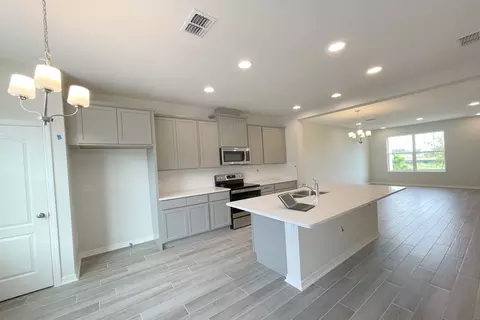 Kitchen - 1373 Hyde St, Saint Cloud, FL 34771 photo 3 of 7